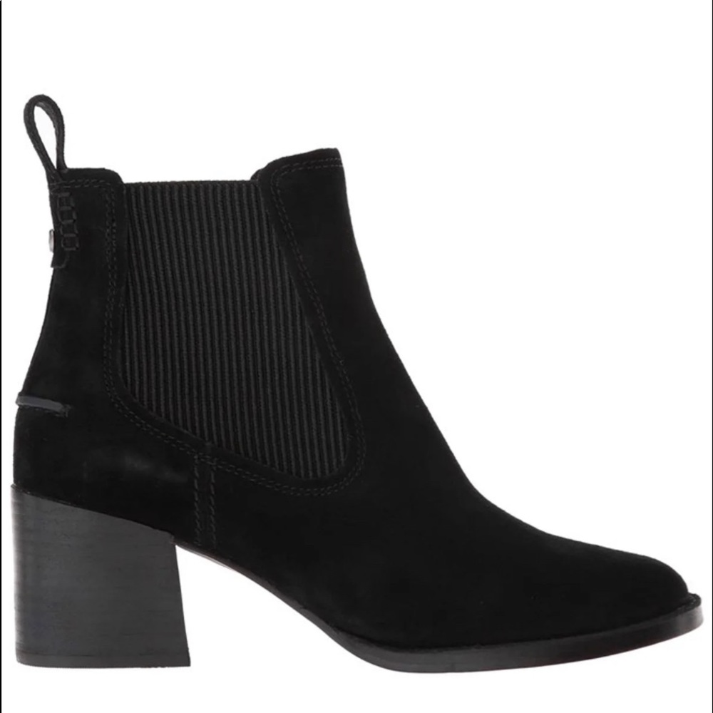 New Women's UGG Australia Black boots 6
